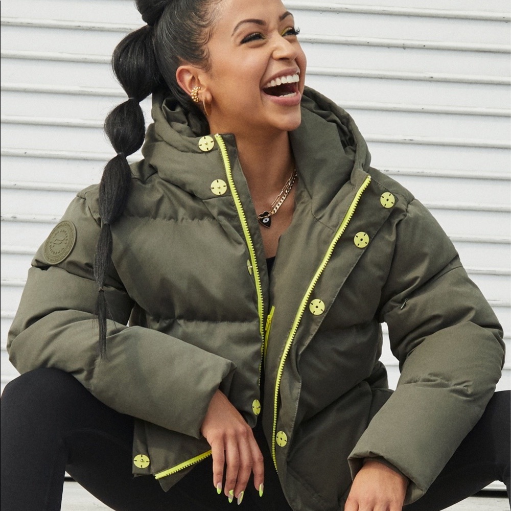 NWT Fabletics Liza Koshy convertible puffer jacket